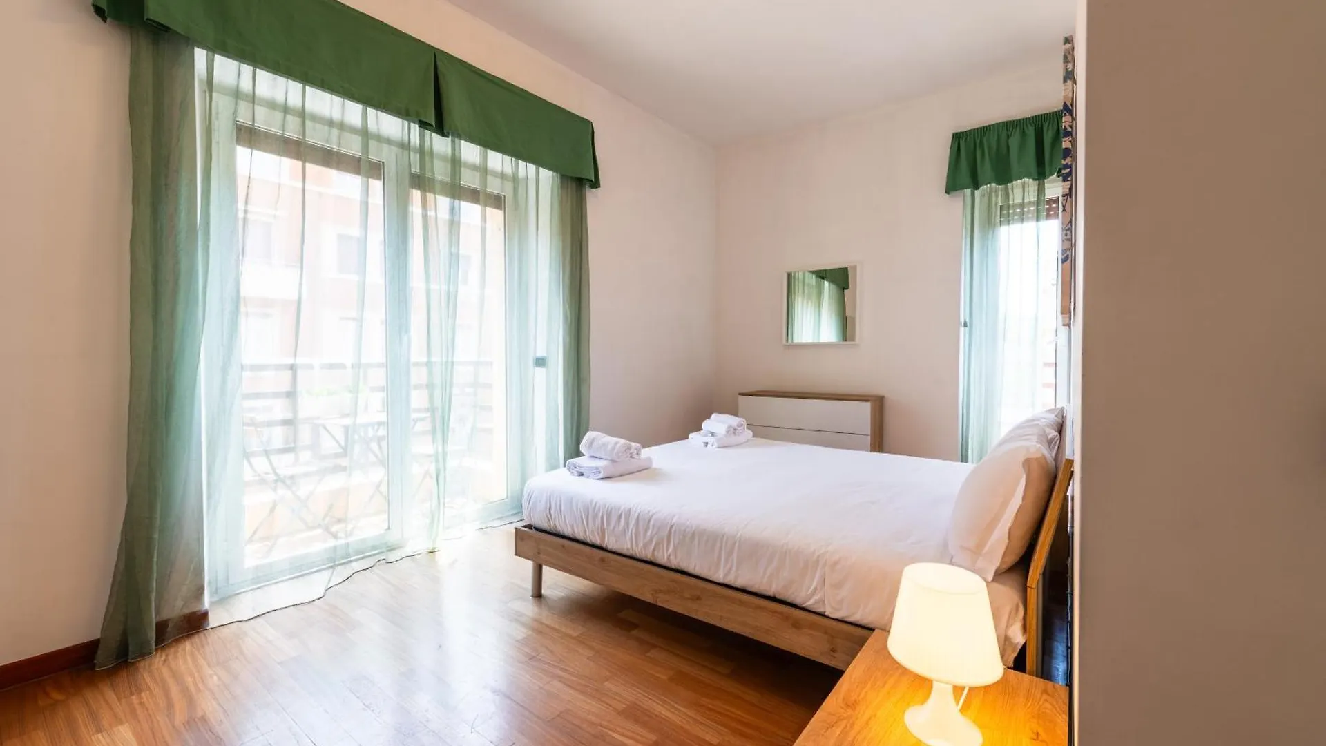 Re Di Roma Lodge 0*, Rome